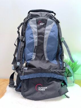 Men’s Black and Blue Hiking Backpack Odyssey 70 Liter Capacity Used Once Trip 💝